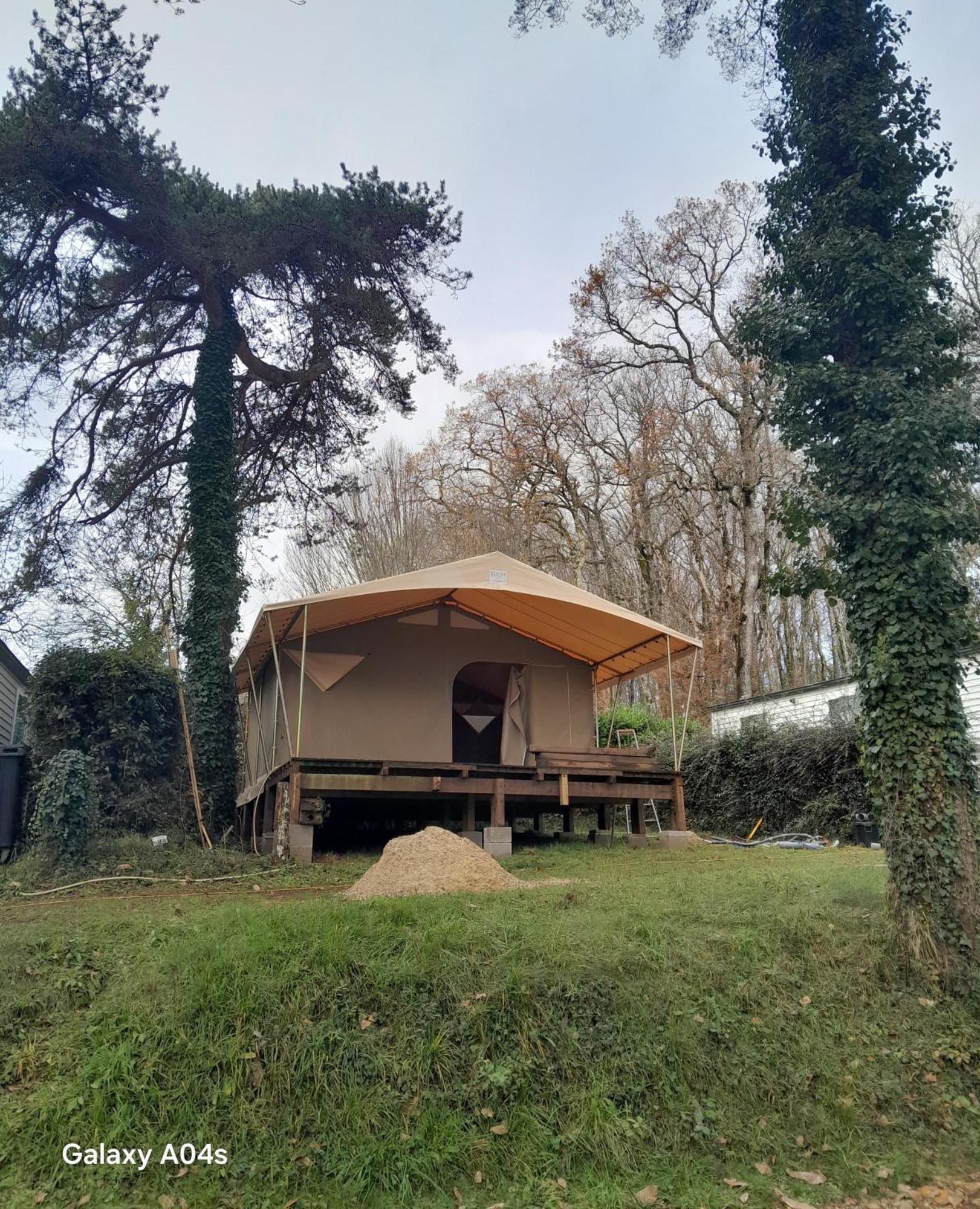 Camping 46 Rainettes Goujounac ภายนอก รูปภาพ