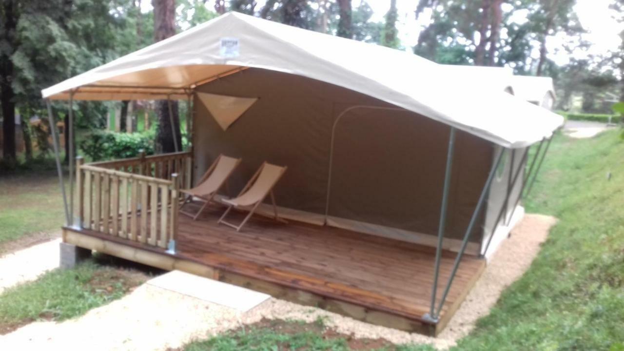 Camping 46 Rainettes Goujounac ภายนอก รูปภาพ